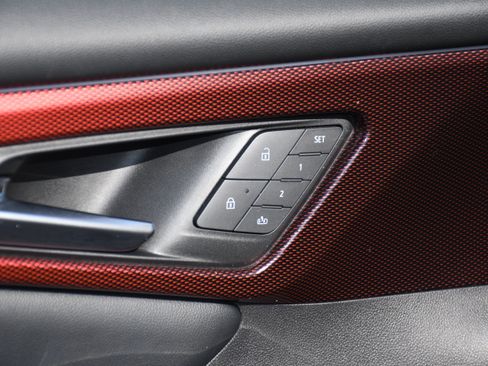 Used 2025 Chevrolet Traverse RS w/ LPO, Floor Liner Package image 12