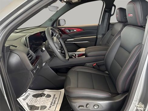 New 2026 Chevrolet Traverse Z71 w/ Enhanced Driving Package image 8