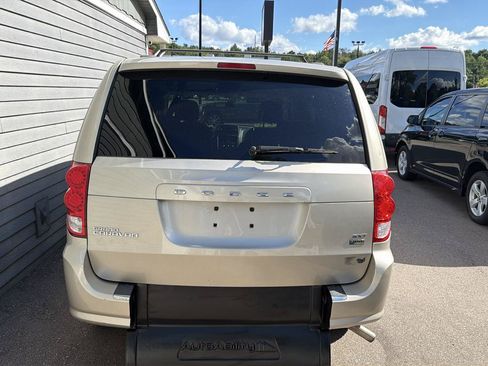 Used 2015 Dodge Grand Caravan SXT FWD image 15