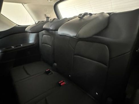 Certified 2024 Nissan Pathfinder SL w/ Black Appearance Package AWD/4WD image 9