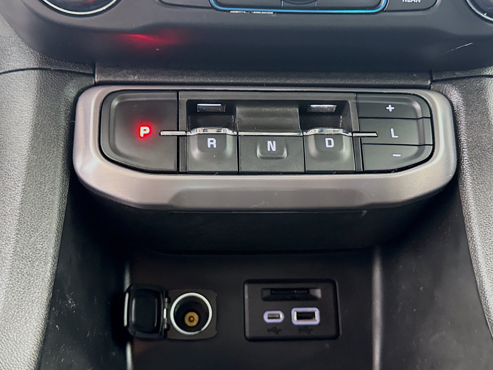 Used 2022 GMC Acadia AT4 w/ Technology Package AWD/4WD image 19
