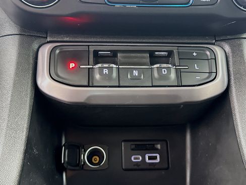 Used 2022 GMC Acadia AT4 w/ Technology Package AWD/4WD image 19
