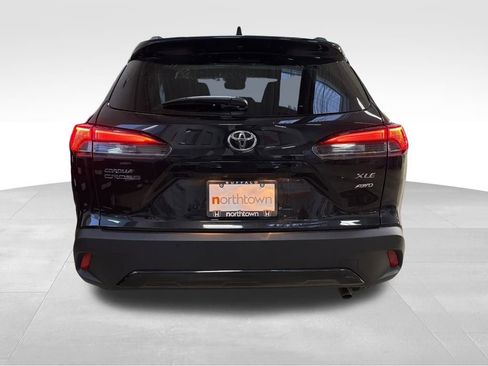 Used 2025 Toyota Corolla Cross XLE image 32