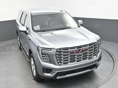 Used 2025 GMC Yukon Denali RWD image 38