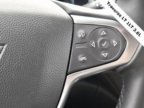 Used 2023 Chevrolet Traverse LT image 33