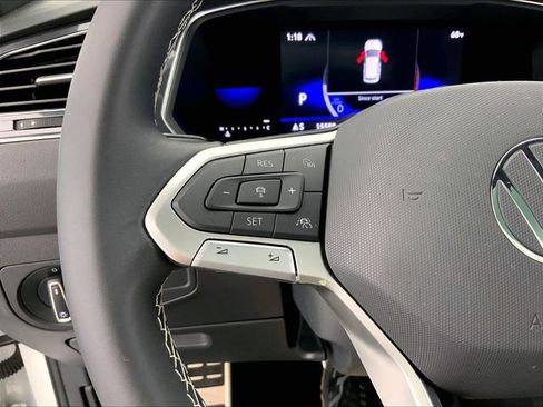 Certified 2023 Volkswagen Tiguan SE R-Line AWD/4WD image 13