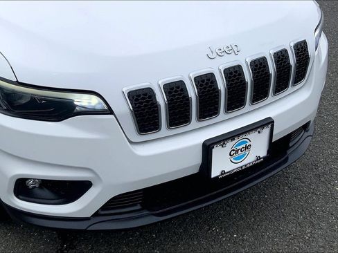 Used 2019 Jeep Cherokee Latitude Plus w/ Cold Weather Group AWD/4WD image 28