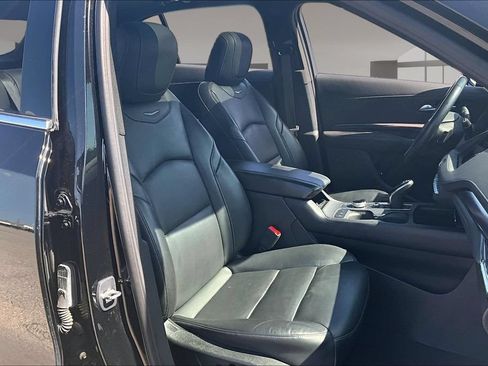 Certified 2023 Cadillac XT4 Luxury w/ Cold Weather Package FWD image 7