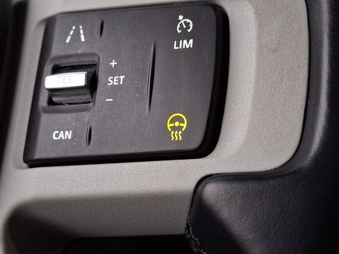 Used 2023 Land Rover Defender 90 S image 26