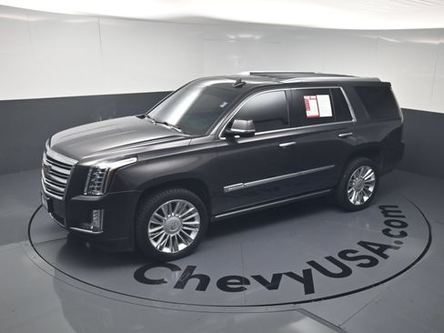 Used 2018 Cadillac Escalade Platinum AWD/4WD image 28