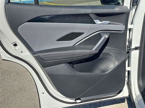 New 2026 Volkswagen Tiguan SE image 10