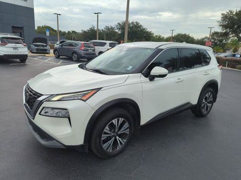 Certified 2021 Nissan Rogue SV FWD image 14