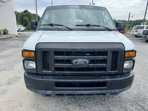 Used 2011 Ford E-250 and Econoline 250 Extended w/ Crew Van Pkg RWD image 3