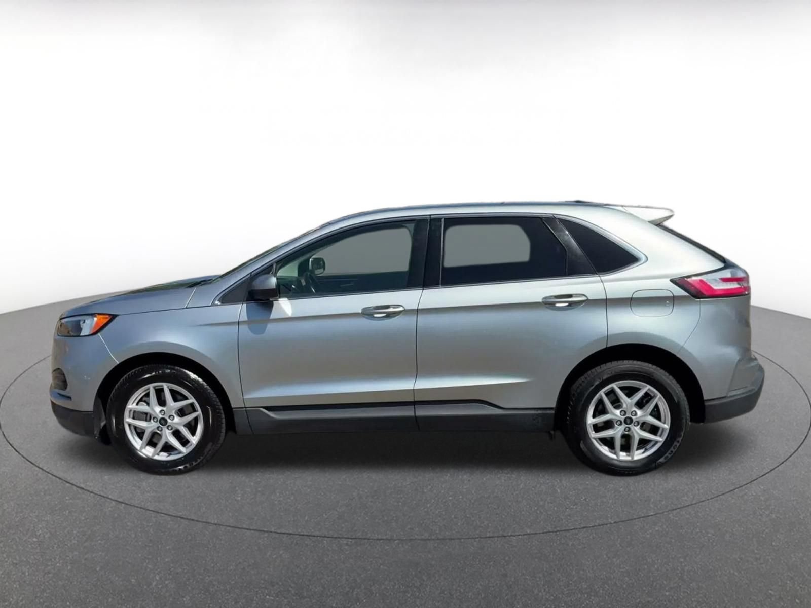 Used 2024 Ford Edge SEL AWD/4WD image 8