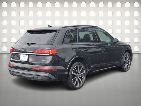 Used 2021 Audi Q7 3.0T Premium Plus w/ Premium Plus Package AWD/4WD image 7