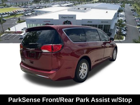 Used 2020 Chrysler Pacifica Touring w/ Advanced Safetytec Group FWD image 16