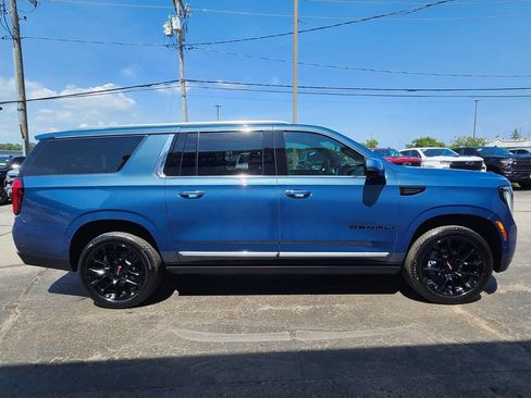 Used 2026 GMC Yukon XL Denali w/ Sun & Power Step Package AWD/4WD image 6