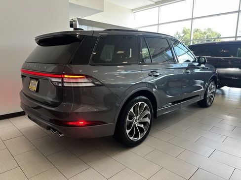 Certified 2025 Lincoln Aviator AWD w/ Jet Appearance Package image 5
