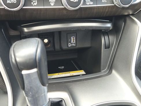Used 2018 Honda Accord Touring image 16