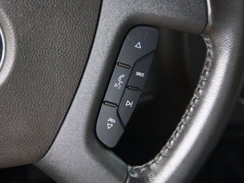 Used 2023 GMC Savana 2500 w/ Driver Convenience Package RWD image 9