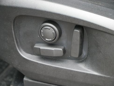 Used 2020 Land Rover Defender 110 SE image 14