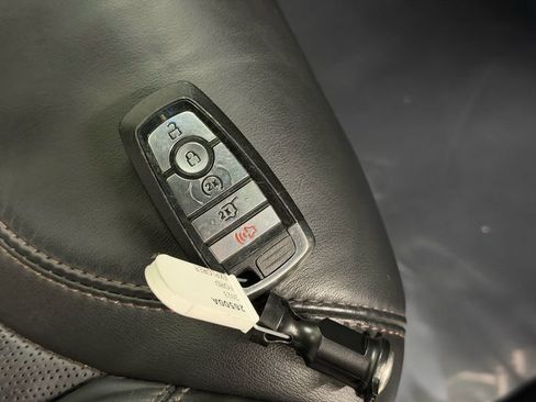 Used 2023 Ford Explorer Platinum w/ Technology Package image 28