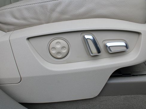 Used 2014 Audi Q7 3.0T Premium Plus w/ Premium Plus Package image 38