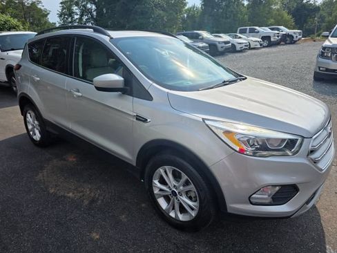 Used 2018 Ford Escape SEL AWD/4WD image 3