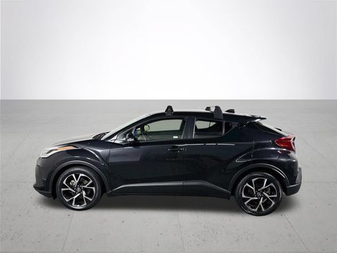 Used 2020 Toyota C-HR XLE FWD image 9