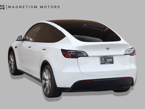 Used 2021 Tesla Model Y Long Range AWD/4WD image 7
