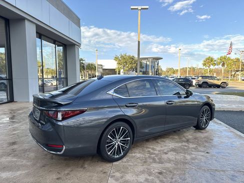 Used 2025 Lexus ES 300h w/ Premium Package image 3
