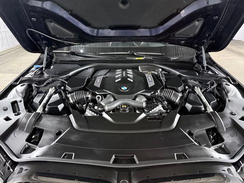 Used 2022 BMW 750Li xDrive AWD/4WD image 55