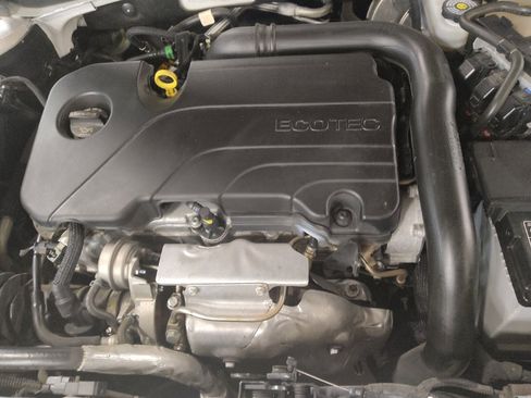 Used 2022 Chevrolet Malibu LT FWD image 30