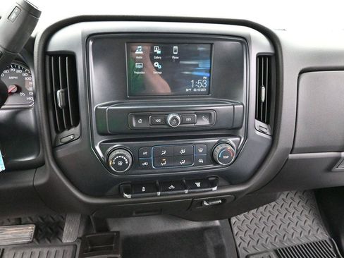 Used 2019 GMC Sierra 2500 4x4 Crew Cab w/ Sierra Convenience Package image 17