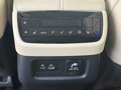 Used 2023 INFINITI QX60 Sensory w/ Vision Package AWD/4WD image 18