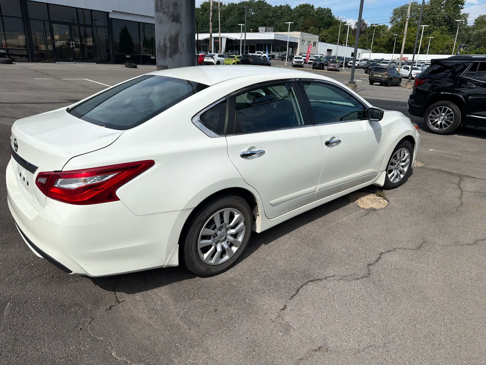 Used 2016 Nissan Altima 2.5 S w/ Power Driver Seat Package FWD image 18