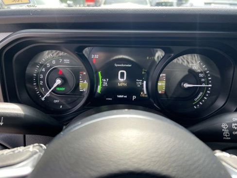 Certified 2025 Jeep Wrangler Unlimited Sahara w/ Safety Group AWD/4WD image 30
