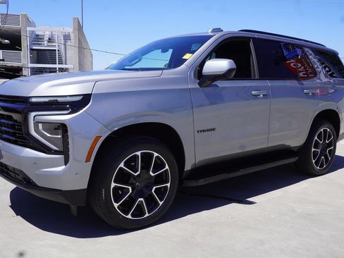 Used 2026 Chevrolet Tahoe RST RWD image 4
