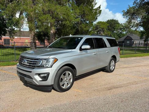 Used 2019 Ford Expedition Max XLT w/ Equipment Group 202A RWD image 3