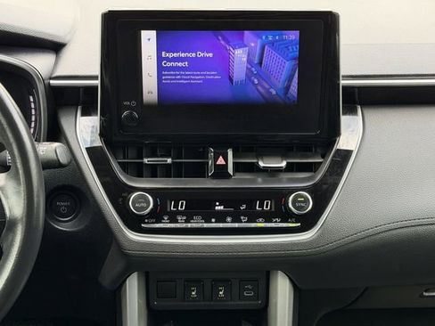 Used 2024 Toyota Corolla Cross XSE w/ Convenience Package image 17