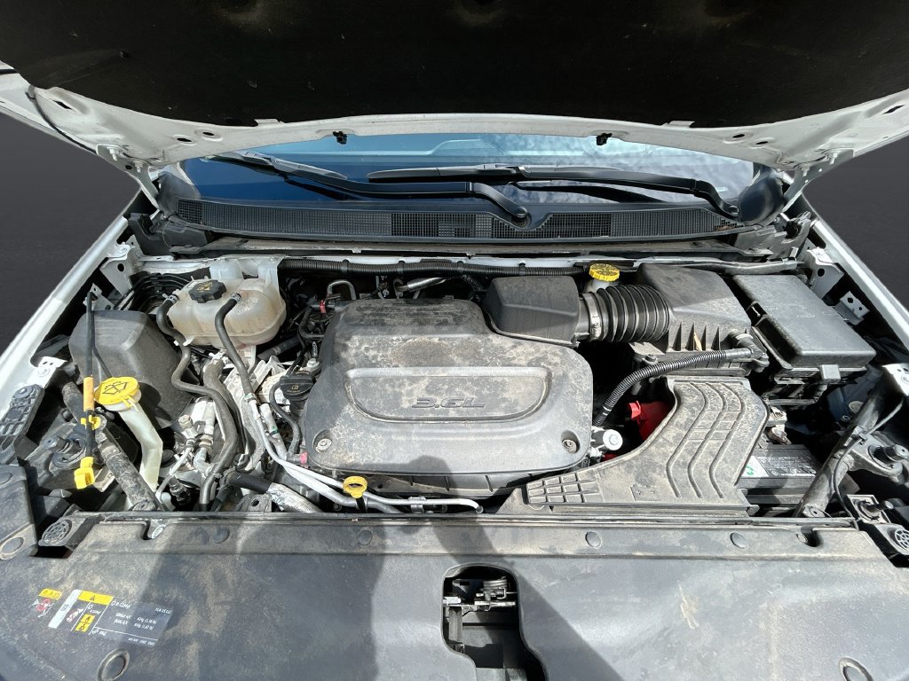 Used 2024 Chrysler Pacifica Touring-L FWD image 33