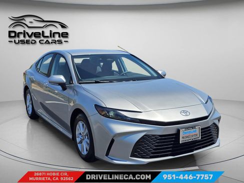 Used 2025 Toyota Camry LE FWD image 7