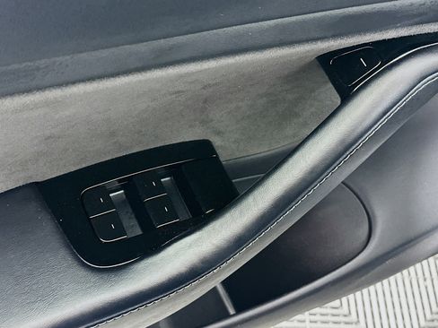 Used 2018 Tesla Model 3 Long Range image 15