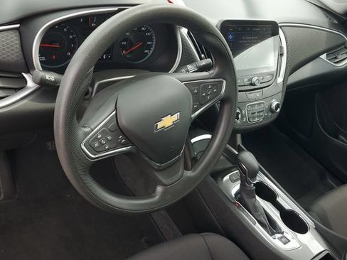 Used 2024 Chevrolet Malibu LT FWD image 12