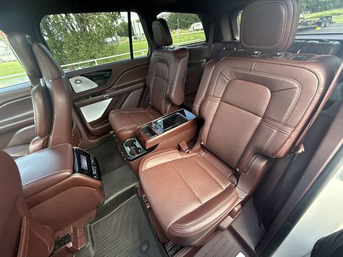 Used 2022 Lincoln Aviator Black Label w/ Dynamic Handling Package AWD/4WD image 23