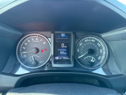 Certified 2017 Toyota Tacoma TRD Sport w/ Tow Package RWD image 10
