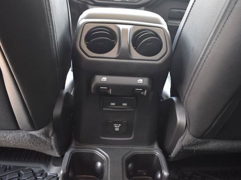Used 2022 Jeep Gladiator Overland w/ Popular Equipment Package AWD/4WD image 48