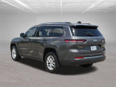 Used 2022 Jeep Grand Cherokee L Laredo w/ Luxury Tech Group I AWD/4WD image 6