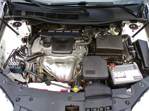 Used 2015 Toyota Camry XLE w/ Moonroof Package FWD image 13