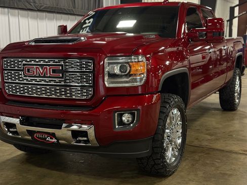 Used 2018 GMC Sierra 2500 Denali w/ Duramax Plus Package AWD/4WD image 33
